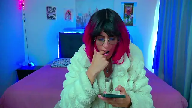 Snapshot of goth_minerva chatting on February 15, 1:31 pm goth minerva online show from February 15, 1:31 pm