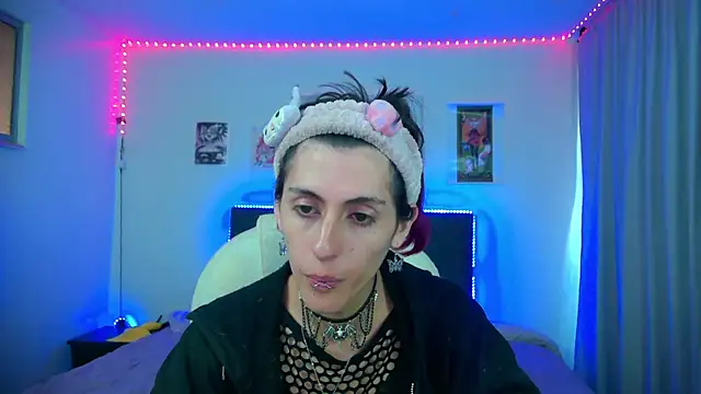 Snapshot of goth_minerva chatting on March 1, 1:35 pm goth minerva online show from March 1, 1:35 pm