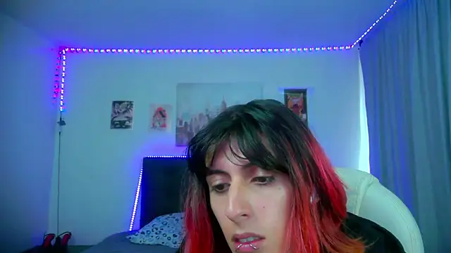 Snapshot of goth_minerva chatting on March 6, 1:51 pm goth minerva online show from March 6, 1:51 pm