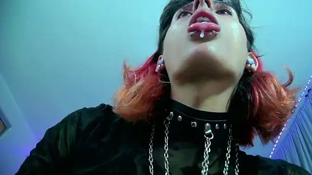 Snapshot of goth_minerva chatting on March 25, 1:39 pm goth minerva online show from March 25, 1:39 pm