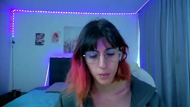 Snapshot of goth_minerva chatting on March 26, 1:28 pm goth minerva online show from March 26, 1:28 pm