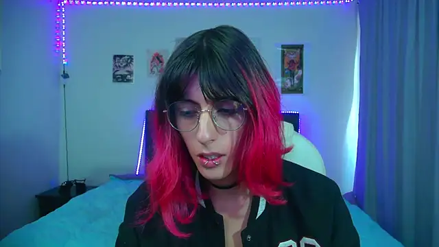 Snapshot of goth_minerva chatting on April 1, 1:52 pm goth minerva online show from April 1, 1:52 pm