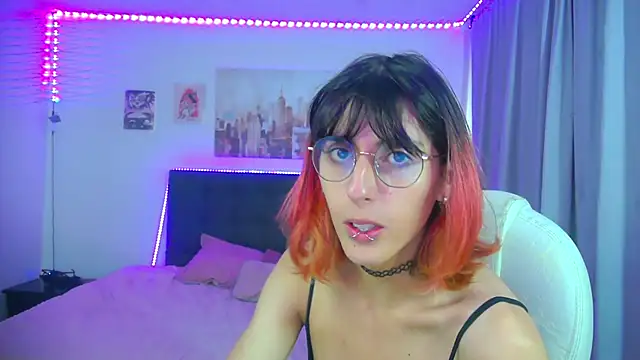 Snapshot of goth_minerva chatting on April 15, 2:02 pm goth minerva online show from April 15, 2:02 pm