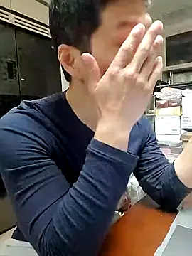 woonee827372 online show from November 24, 8:25 am