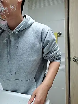 woonee827372 online show from November 26, 8:59 am