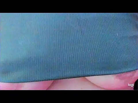 Snapshot of SammyDirtySlut chatting on December 5, 8:12 am SammyDirtySlut online show from December 5, 8:12 am