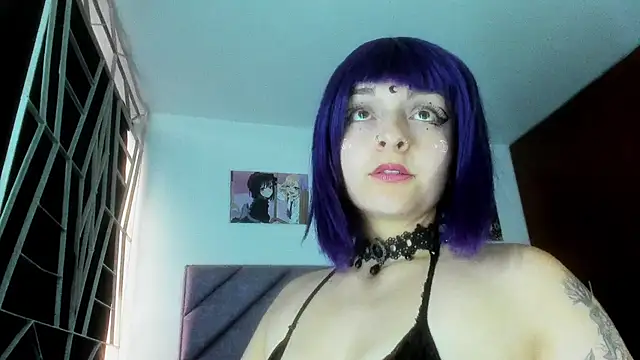 Snapshot of KARINNA__RAVEN chatting on October 13, 10:32 pm KARINNA RAVEN online show from October 13, 10:32 pm