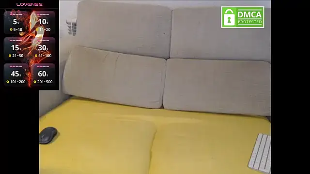 Snapshot of ErikaBird chatting on January 16, 12:34 am ErikaBird online show from January 16, 12:34 am