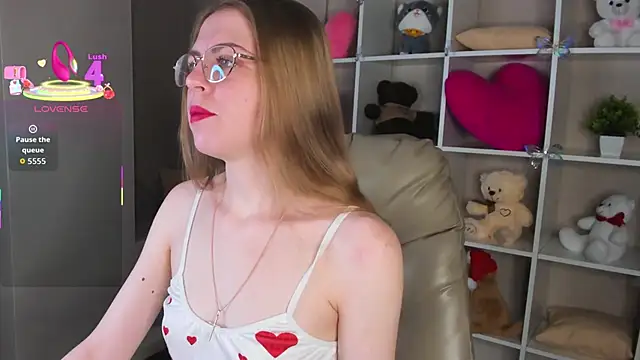 Snapshot of Joann_Shermann chatting on February 12, 1:11 am Joann Shermann online show from February 12, 1:11 am