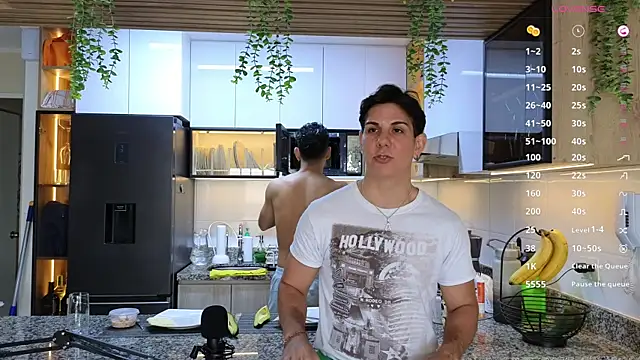 Snapshot of Almiboys chatting on March 19, 4:13 pm Almiboys online show from March 19, 4:13 pm