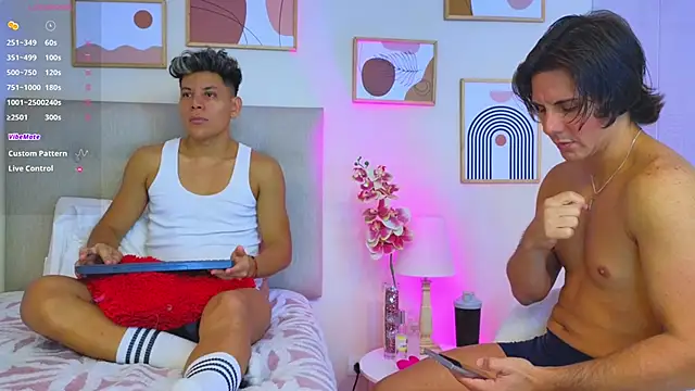 Snapshot of Almiboys chatting on September 25, 3:43 am Almiboys online show from September 25, 3:43 am