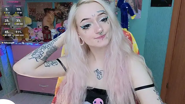 Snapshot of Manuela_unicorn chatting on November 17, 8:36 pm Manuela unicorn online show from November 17, 8:36 pm