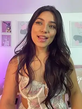 Snapshot of ariana_bae_ chatting on March 18, 9:32 pm ariana bae online show from March 18, 9:32 pm