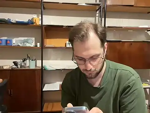 Snapshot of antonysside chatting on April 13, 6:57 pm antonysside online show from April 13, 6:57 pm