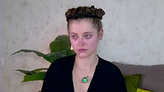 AshleyD  online show from October 4, 3:15 am