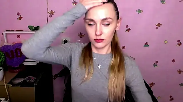 Snapshot of Doll_Angelina chatting on February 15, 6:43 am Doll Angelina online show from February 15, 6:43 am