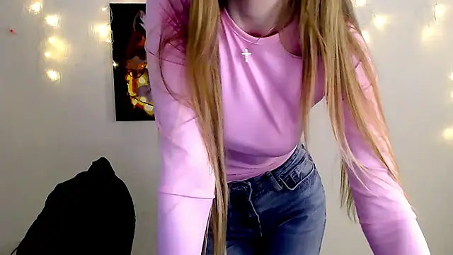 Snapshot of Doll_Angelina chatting on March 13, 7:04 am Doll Angelina online show from March 13, 7:04 am