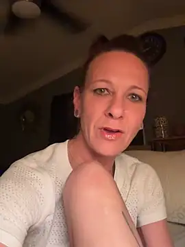 Lilbeezie81 online show from January 9, 9:12 am