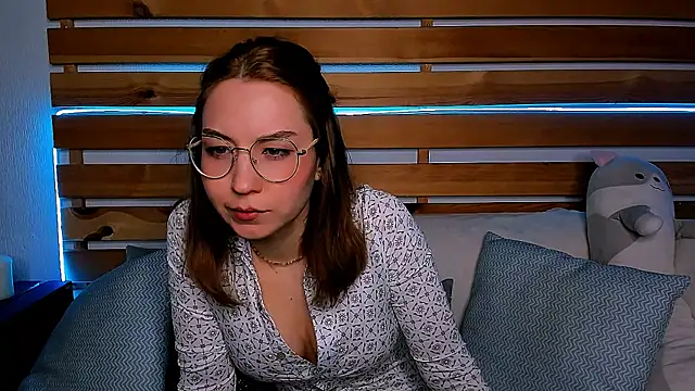 Lilo Sims online show from March 21, 1:56 am