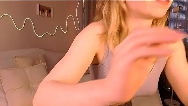 Lilo Sims online show from October 12, 4:00 am