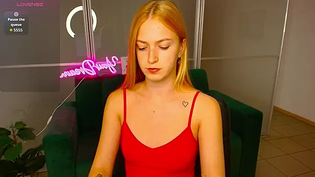 MirandaMayers online show from September 26, 8:24 pm