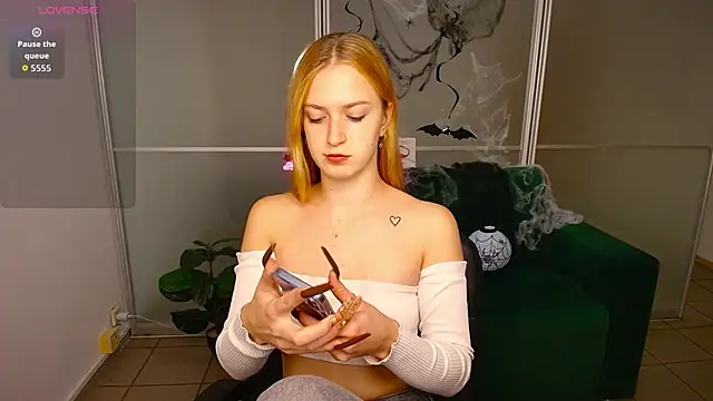 MirandaMayers online show from October 30, 2:29 pm