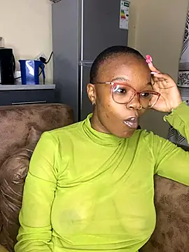 YummyMelanin117 online show from November 6, 9:15 pm