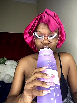 YummyMelanin117 online show from November 30, 6:45 pm