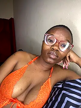 YummyMelanin117 online show from December 2, 4:02 pm