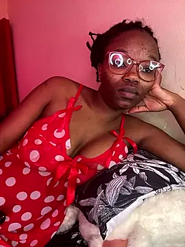 YummyMelanin117 online show from January 19, 1:48 pm