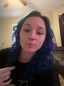 oliviahazee online show from February 1, 8:51 pm