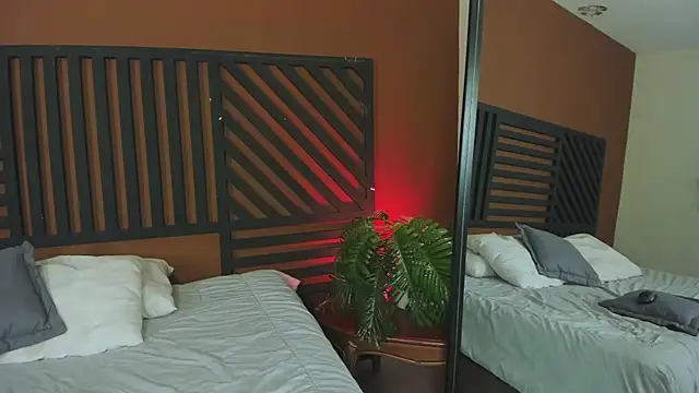 zoe olsen   online show from June 2, 3:03 pm
