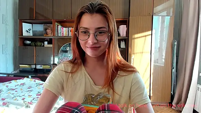 Snapshot of AngelaSwan chatting on September 11, 1:55 pm AngelaSwan online show from September 11, 1:55 pm