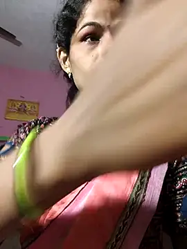 Snapshot of Eshna_Dabral chatting on September 16, 12:44 am Eshna Dabral online show from September 16, 12:44 am