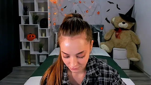 MelanieAlves online show from October 13, 2:28 pm