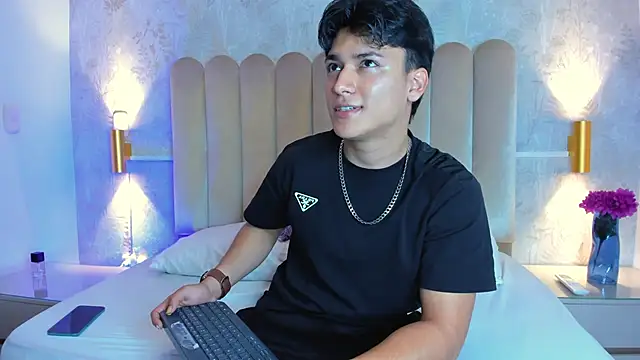 THE LITTLE LIAM online show from December 5, 12:47 pm