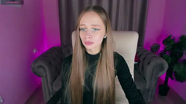 Amy Waynee online show from December 16, 5:51 pm