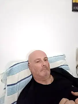 Alexis Bull online show from October 2, 1:40 pm