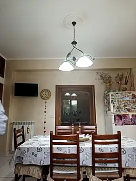 Alexis Bull online show from October 15, 10:15 am