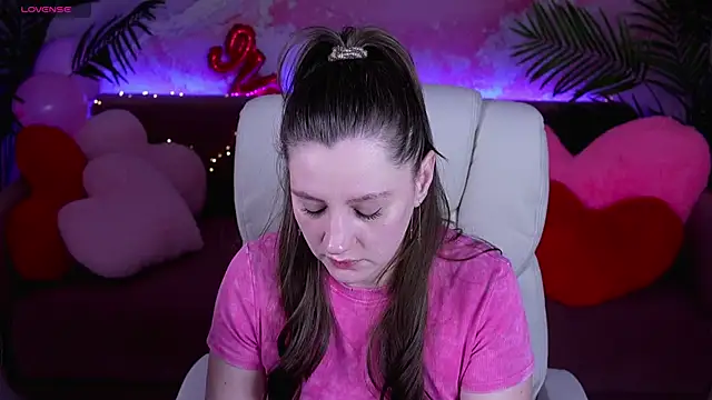 Snapshot of ValeryMurr chatting on February 22, 1:53 pm ValeryMurr online show from February 22, 1:53 pm