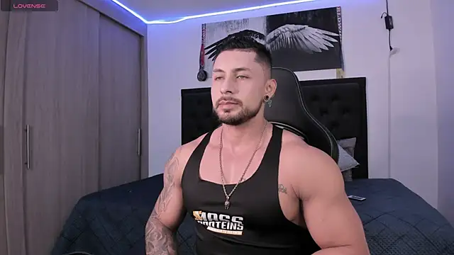 Snapshot of santi_aesthetic chatting on October 1, 2:39 am santi aesthetic online show from October 1, 2:39 am