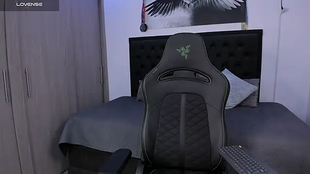 Snapshot of santi_aesthetic chatting on October 6, 2:42 am santi aesthetic online show from October 6, 2:42 am