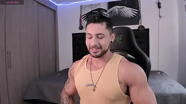 Snapshot of santi_aesthetic chatting on November 6, 5:03 pm santi aesthetic online show from November 6, 5:03 pm