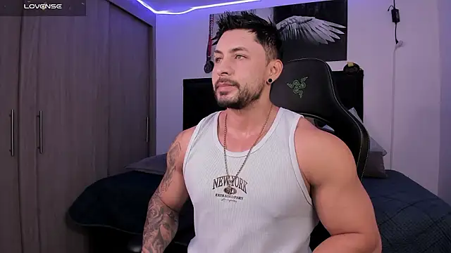 Snapshot of santi_aesthetic chatting on February 10, 1:53 am santi aesthetic online show from February 10, 1:53 am