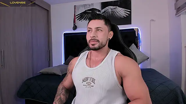 Snapshot of santi_aesthetic chatting on February 23, 11:13 pm santi aesthetic online show from February 23, 11:13 pm