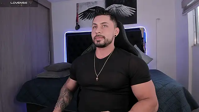 Snapshot of santi_aesthetic chatting on March 10, 10:37 pm santi aesthetic online show from March 10, 10:37 pm