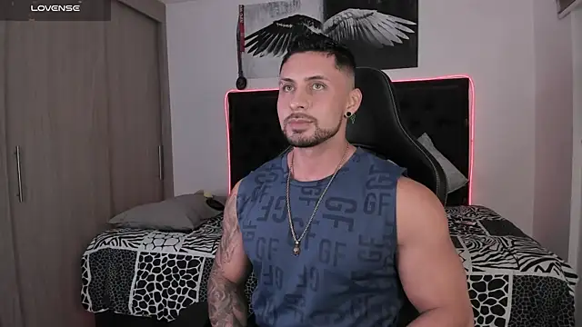 santi aesthetic online show from June 21, 2:47 am