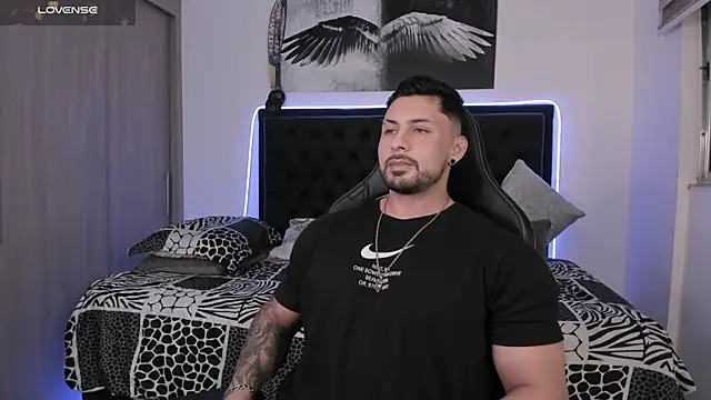 santi aesthetic online show from July 30, 3:05 am