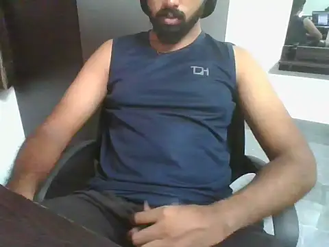 lovelyakash69 online show from October 1, 3:45 am