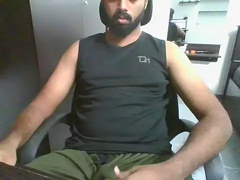 lovelyakash69 online show from December 16, 4:28 am